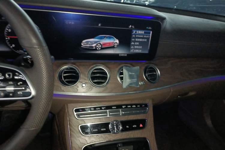 Used Mercedes-Benz E-Class 2019 E 260 L
