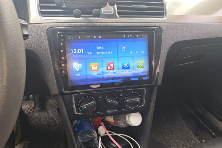 Used Volkswagen Santana 2015 1.6L Manual Comfort Edition