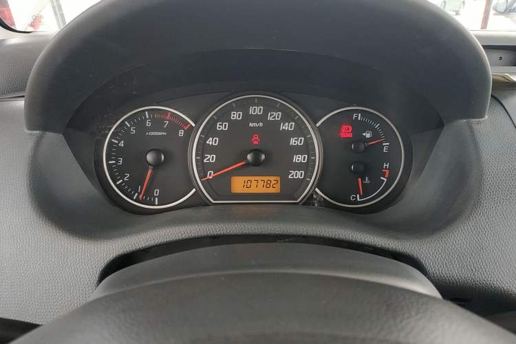 Used Suzuki Swift 2016 1.5L Manual Fashion Model
