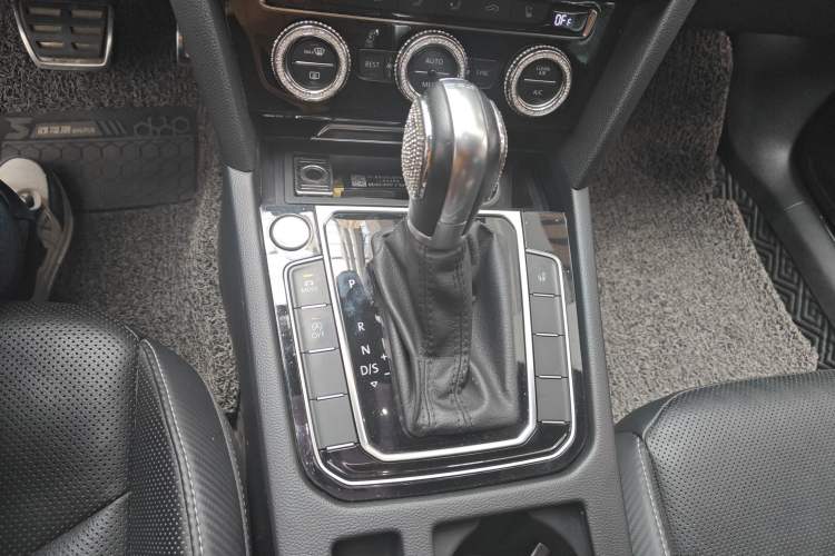 Used Volkswagen FAW-Volkswagen CC 2019 330TSI Glamour Edition China VI
