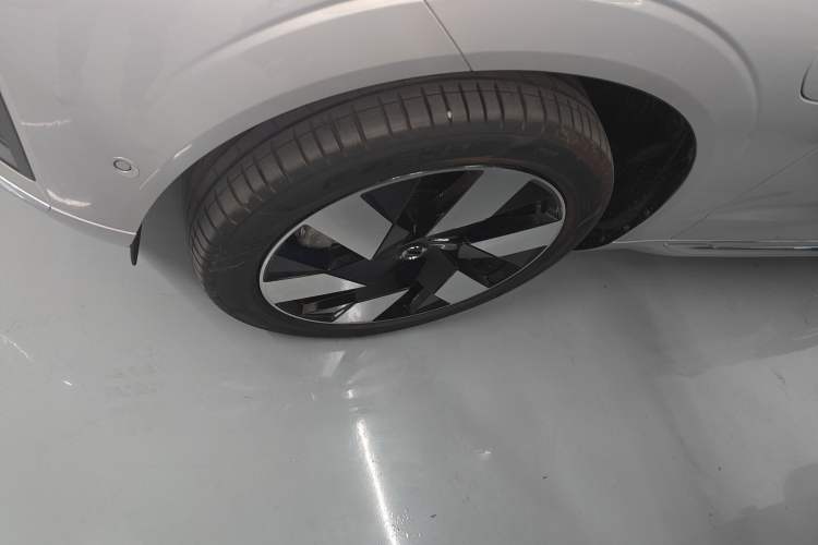 Used Volvo XC60 New Energy 2025 Plug-in Hybrid Long-Range All-Wheel Drive Smart & Luxurious Edition
