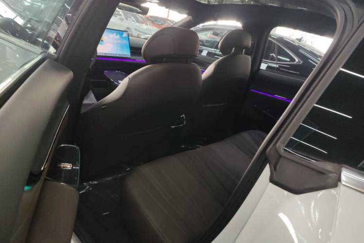 Used  A07 2025 Blue Whale Extended-Range 230 Prestige Model
