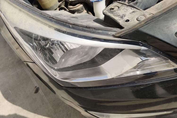 Used Hyundai Verna (older generation) 2014 1.4L Manual Smart GLS Trim
