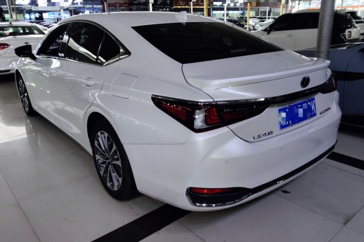 Used Lexus ES 2022 300h Excellence Edition