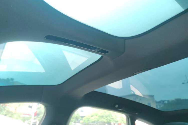 Used  12 2025 Max Extended-Range Edition
