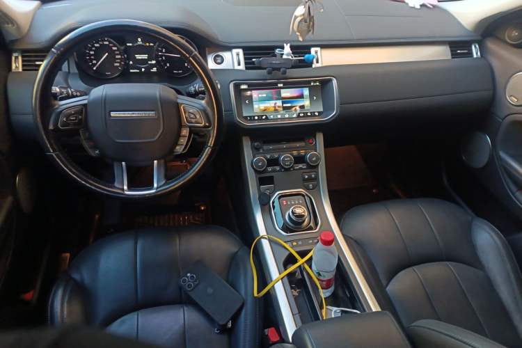 Used Land Rover Range Rover Evoque 2018 240 PS SE Smart Brilliance Edition