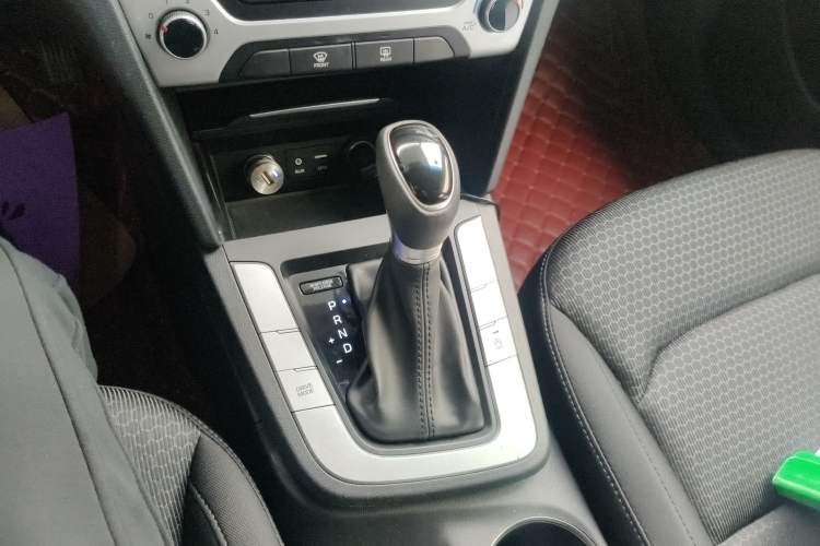 Used Hyundai Elantra 2016 1.6L Automatic ZhiXuan – Elite Version
