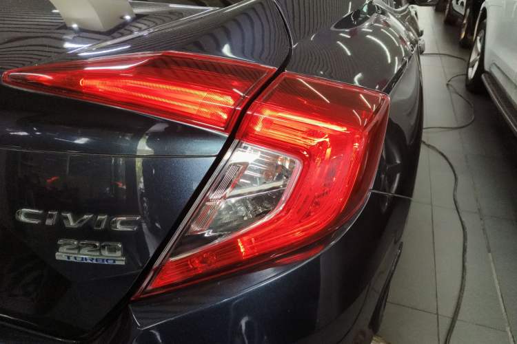 Used Honda Civic 2016 220TURBO CVT Luxury Edition
