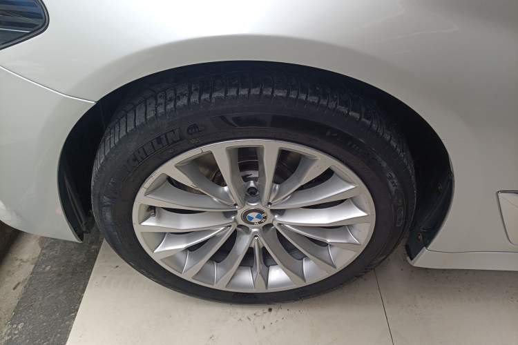 Used BMW 5 Series 2019 525Li Luxury Package
