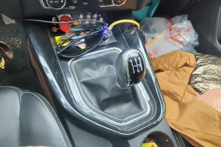 Used Dongfeng Fengon S560 2018 1.8L Manual Urban Model 7 Seats