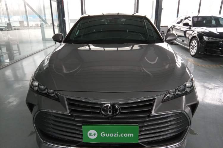 Used Toyota Avalon 2019 2.5L Touring Premium Version China VI Standard
