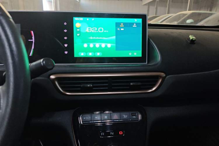 Used ORA White Cat 2022 Xiaoyue Mao Edition 360 km Luxury Model Lithium NMC
