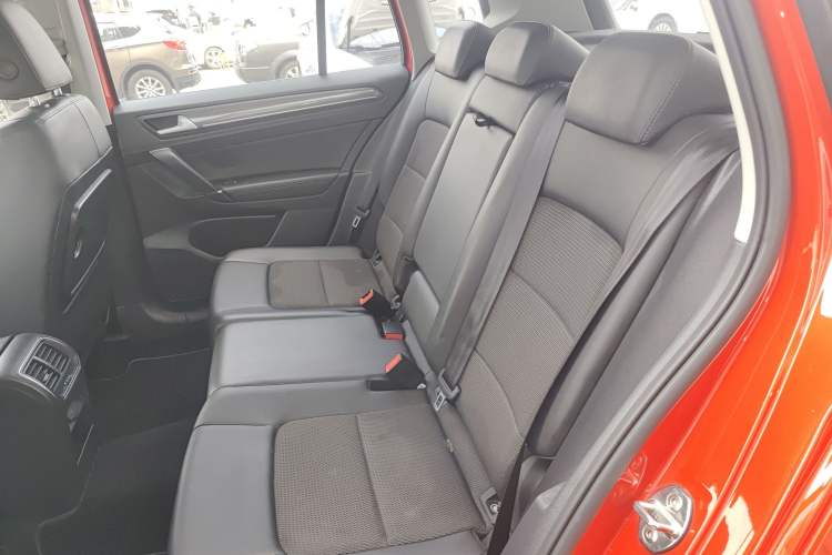 Used Volkswagen Golf Sportsvan 2018 230TSI Automatic Trend Edition
