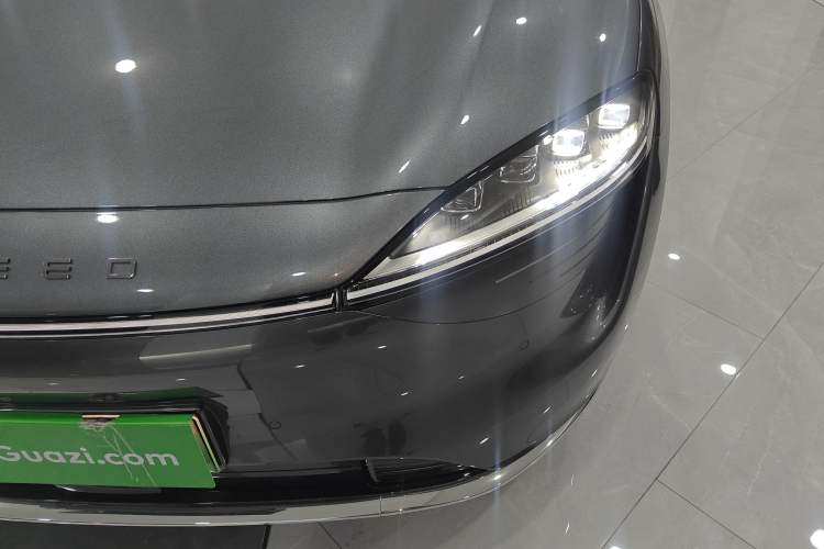 Used Hima Luxeed R7 2024 All-Electric 667 km Max
