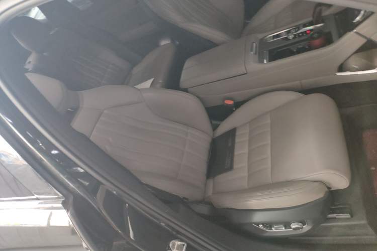 Used Lynk & Co 09 EM-P 2023 2.0TD EM-P Long-Range Version PM 7-Seater
