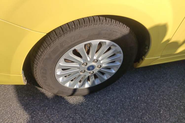 Used Ford Focus 2013 Hatchback Classic 1.8L Manual Fashion Edition
