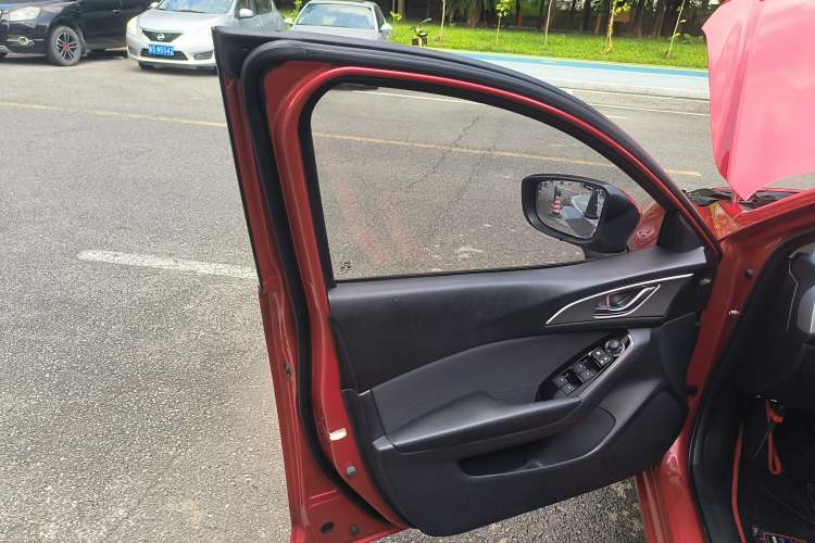 Used Mazda Mazda 3 Axela 2017 Sedan 1.5L Automatic Luxury Model China VI Standard
