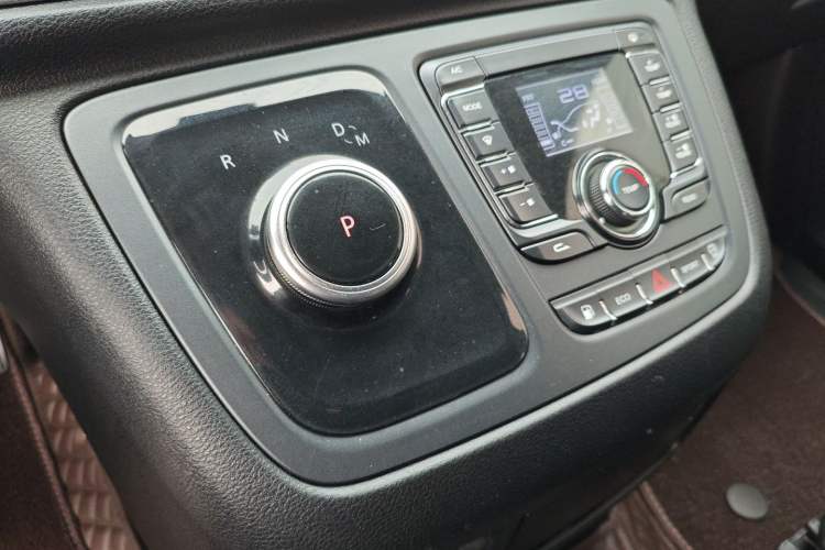 Used SAIC MAXUS G10 2022 2.0T Automatic Elite Edition Gasoline 7-Seater