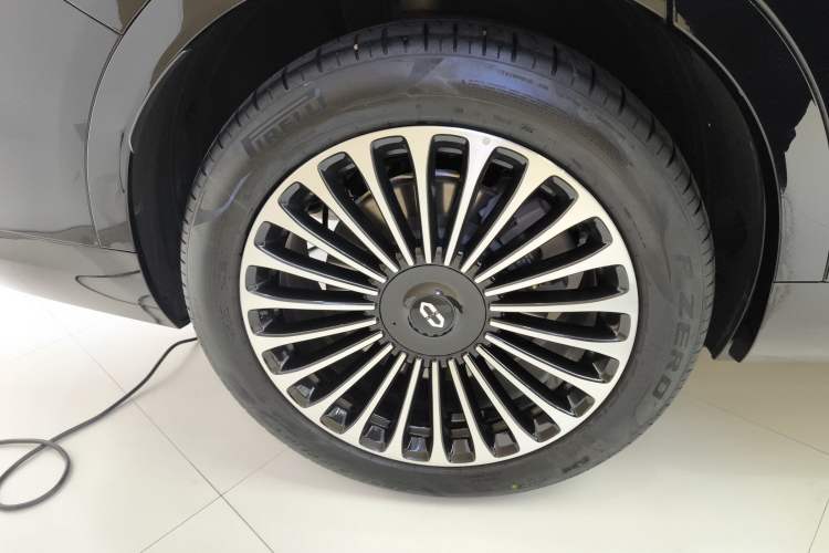 Used Hima AITO M9 2024 Range-Extended Ultra Version 52 kWh 5-Seater Model
