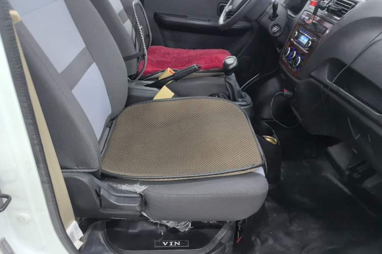 Used Chana Ruixing EM60 2023 All-Electric Coach 4525 mm Long Flat Roof with Rear-Hinged Doors 6 Seats 60 kW 38.7 kWh
