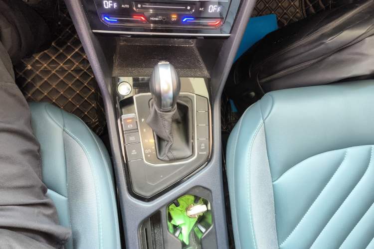 Used Volkswagen Tharu 2023 300TSI Two-Wheel-Drive Full Moon Edition