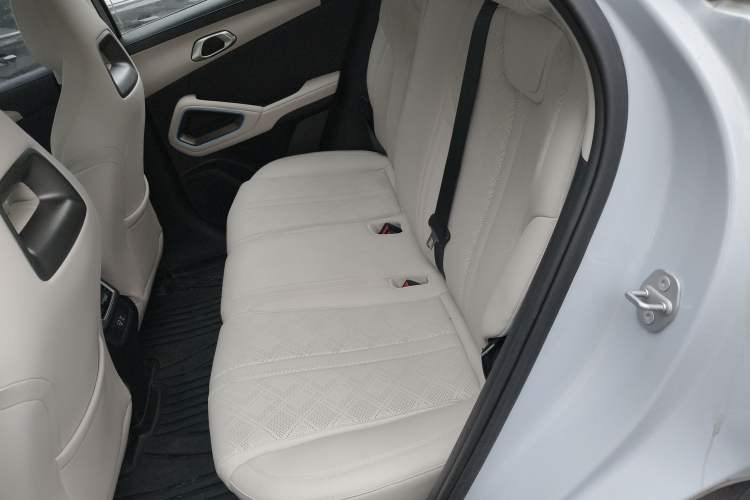 Used BYD Yuan UP 2025 Intelligent Driving Version 401 km Beyond-Range Edition