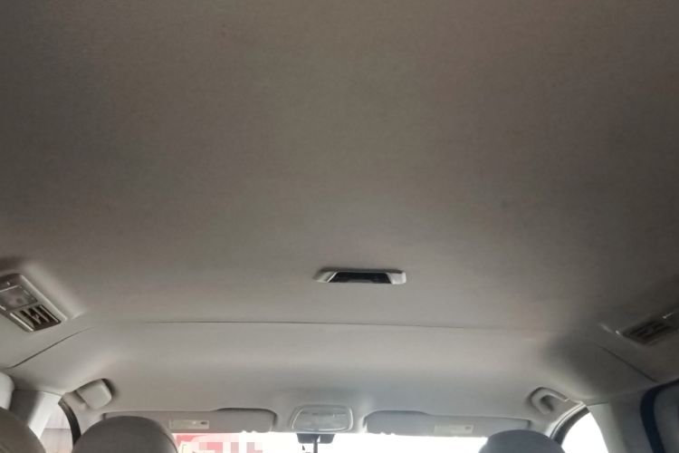 Used SAIC MAXUS G10 2016 1.9T Automatic Elite Edition Diesel China V Emission Standard
