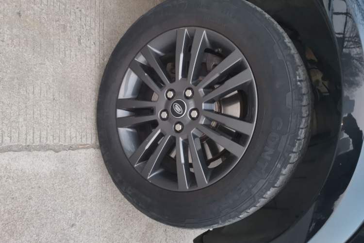 Used Land Rover Discovery 2016 3.0 SC Obsidian Black Heritage Edition HSE