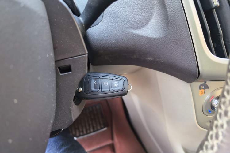 Used Ford Focus 2012 Hatchback 1.6L Automatic Fashion Edition
