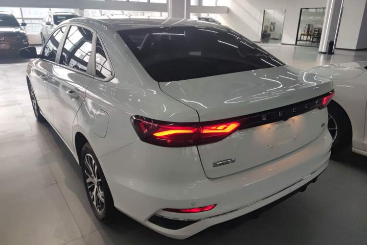 Used Geely Auto Emgrand 2025 4th Generation 1.5L CVT Longteng Edition

