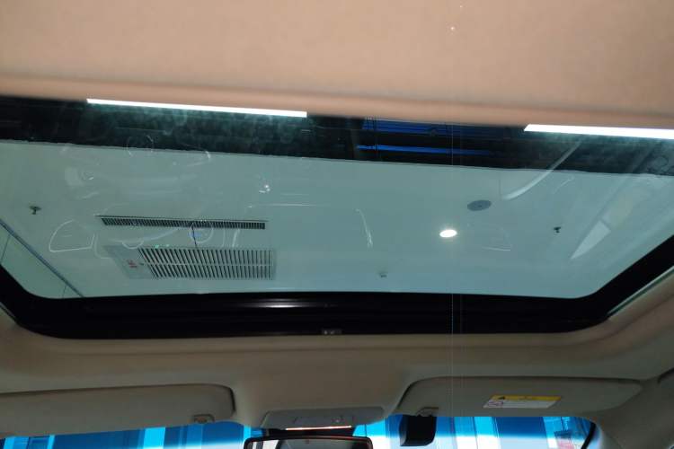 Used Buick GL8 2018 28T Luxury Model China VI Standard