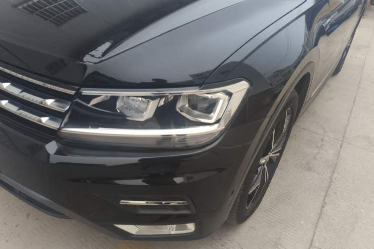 Used Volkswagen Tiguan L 2019 330TSI Automatic Two-Wheel Drive Smart Luxury Version China V Emission Standard
