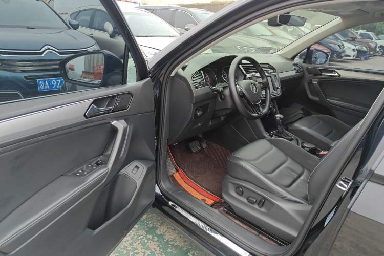 Used Volkswagen Tiguan L 2017 380TSI Automatic All-Wheel-Drive Luxury Edition
