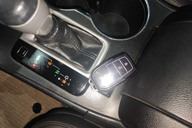 Used Toyota Highlander 2017 2.0T Four-Wheel Drive Luxury Edition 7 Seats