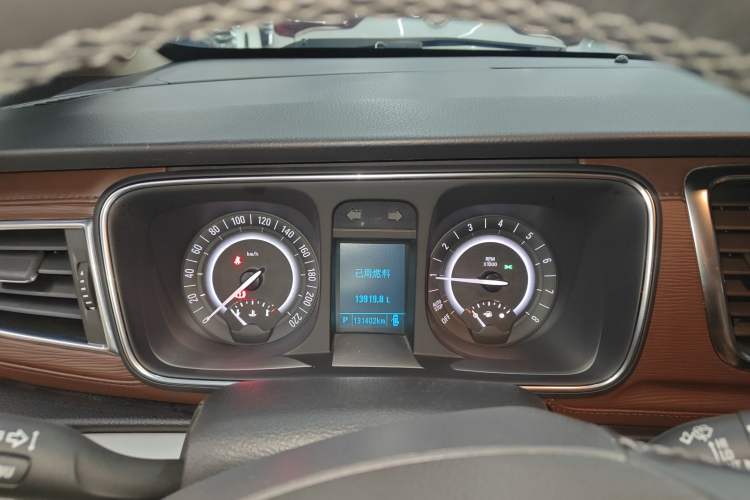 Used Buick GL8 2018 28T Luxury Model China VI Standard