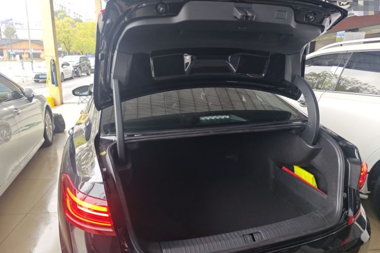 Used Volkswagen Passat 2025 Premium Version 380TSI Dragon Edition
