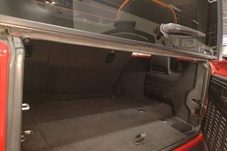 Used  Wrangler 2019 2.0T Sahara Four-Door Version China VI Emission Standard