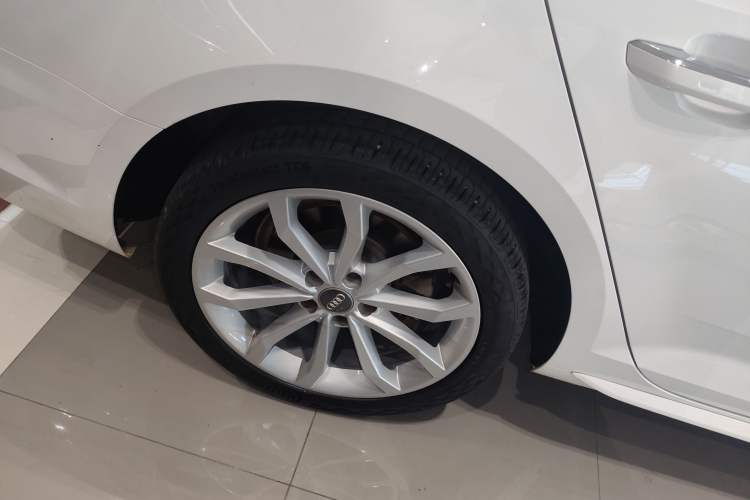 Used Audi A4L 2018 30th Anniversary Edition 40 TFSI Fashion Model
