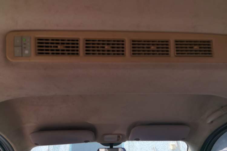 Used Wuling Rongguang V 2015 1.2L Standard Version
