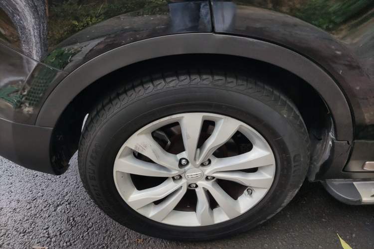 Used Geely Auto Emgrand X7 Sport 2016 2.0L Manual Smart Connect Version