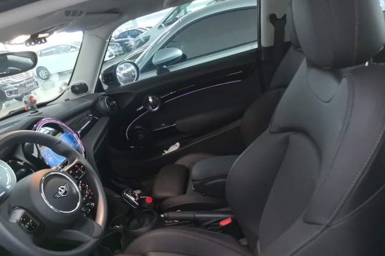 Used  MINI 2023 1.5T COOPER Artist
