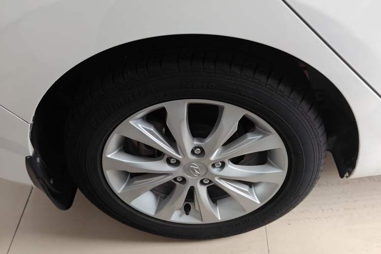 Used Hyundai Elantra 2016 1.6L Automatic Smart Version
