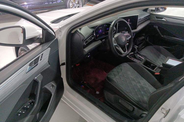 Used Volkswagen Sagitar 2023 300TSI DSG Excellence Edition
