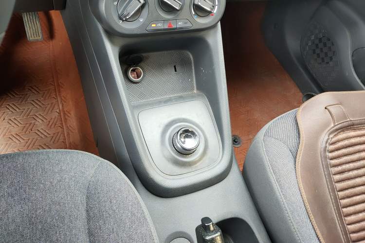 Used Wuling Hongguang New Energy 2024 All-Electric Model 300KM Standard Version
