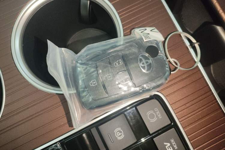 Used Toyota Granvia 2024 2.5L Hybrid Comfort Edition
