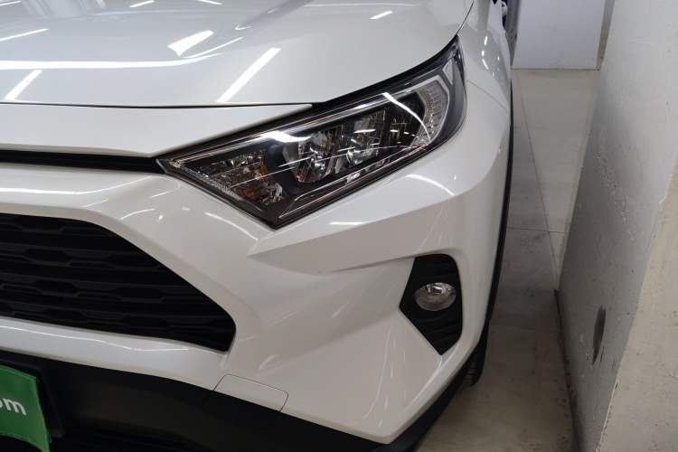 Used Toyota RAV4 2021 Dual-Engine 2.5L E-CVT Two-Wheel Drive Elite Edition
