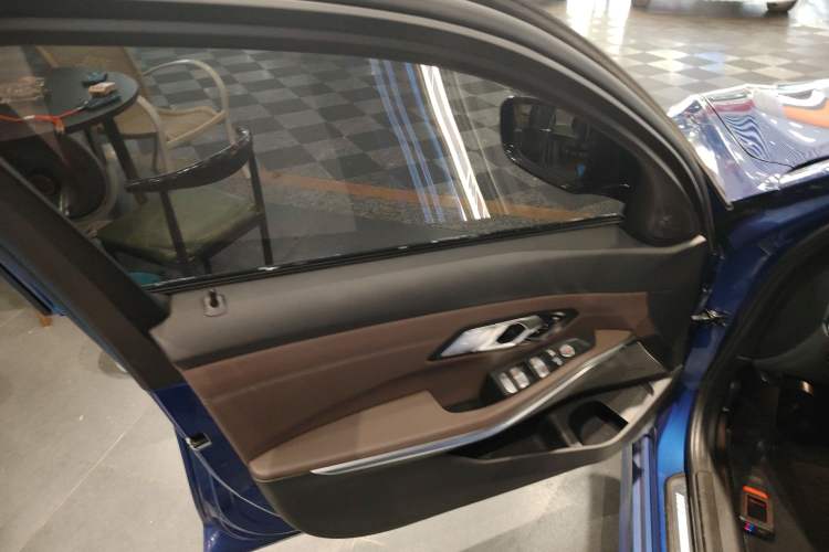 Used BMW 3 Series 2021 325Li M Sport Shadowline Package
