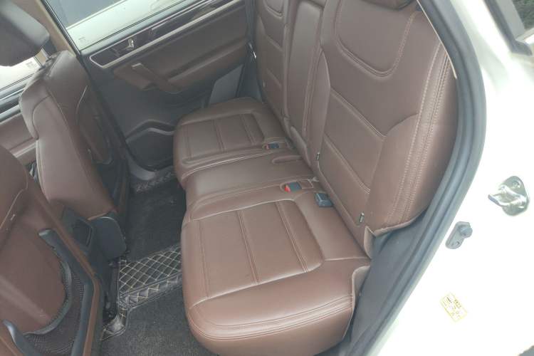 Used Yema T70 2016 Upgraded Model 1.5T Manual Luxury Version
