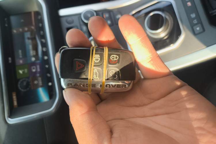 Used Land Rover Range Rover Evoque 2018 240 PS SE Smart Brilliance Edition