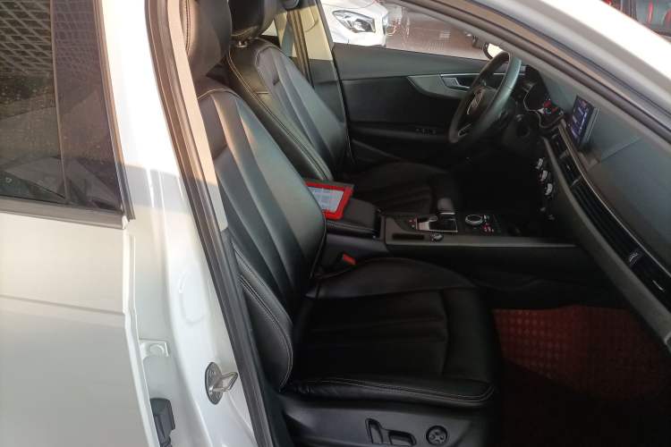 Used Audi A4L 2019 40 TFSI Ambition China VI
